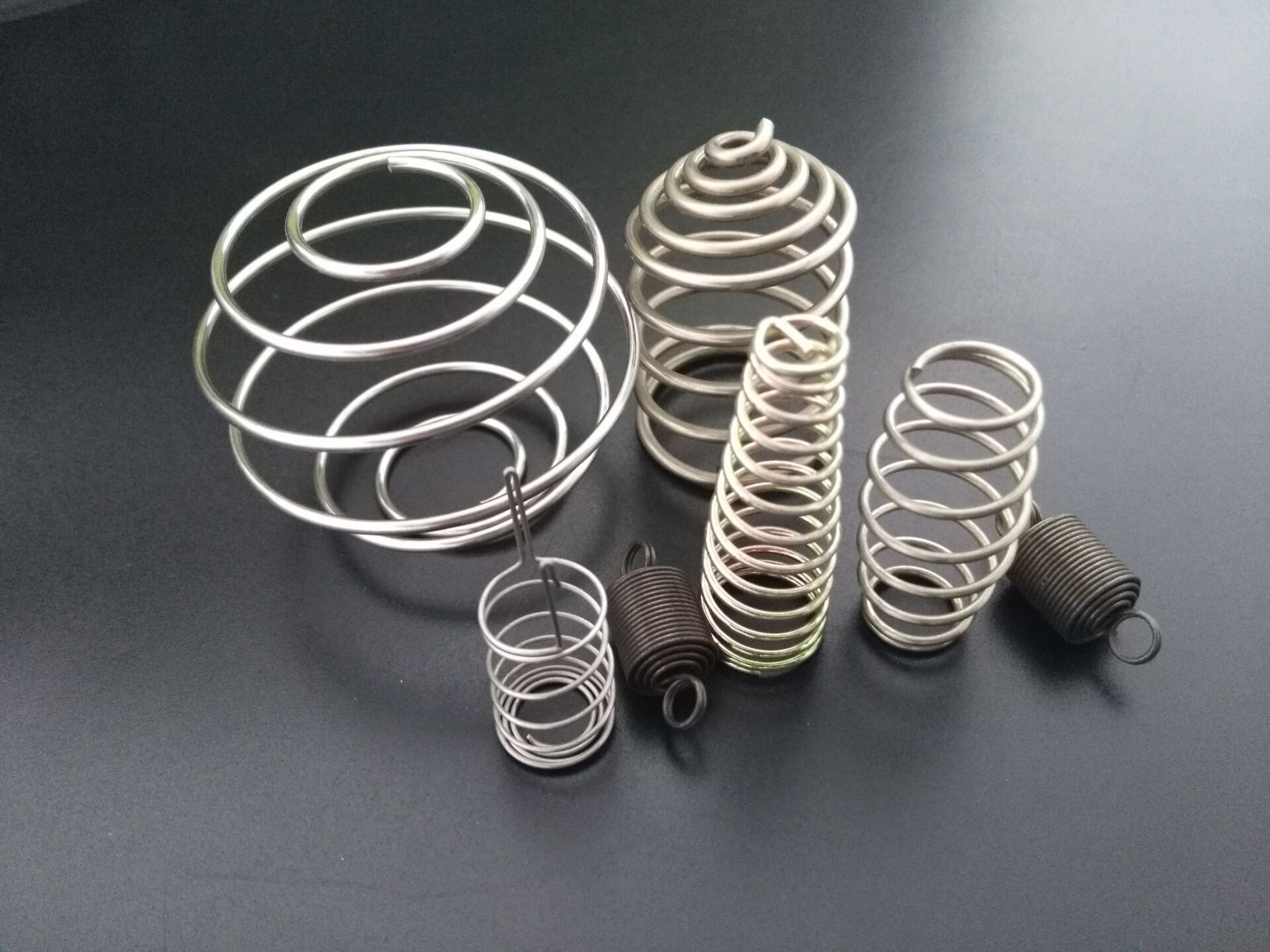 精密弹簧